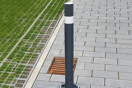 Sebastianstraße, Bonn - Stahlpoller Kiel