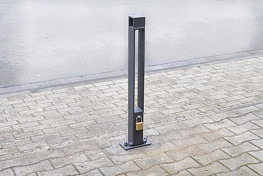 Folding bollard Scape