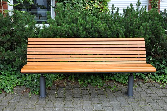 Sitzbank Essen mit Holzauflage