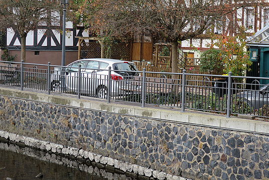 Guardrail with infill Bayern