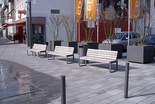 Sitzbank Cubo mit Holzauflage