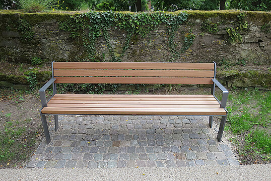 Sitzbank Legea mit Holzauflage