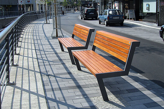 Sitzbank Henne mit Holzauflage