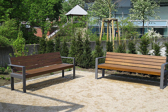Sitzbank Cubo mit Holzauflage