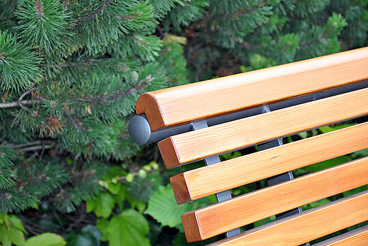 Sitzbank Essen mit Holzauflage