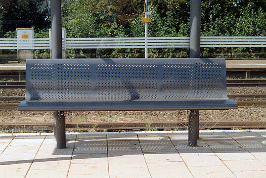 Banc Essen avec assise en acier