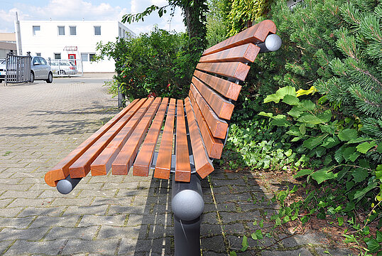 Sitzbank Essen mit Holzauflage