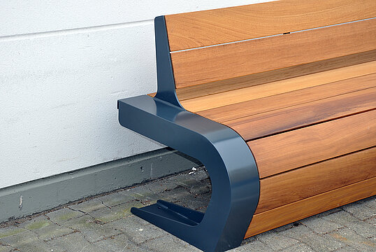 Sitzbank Beluga mit Holzauflage