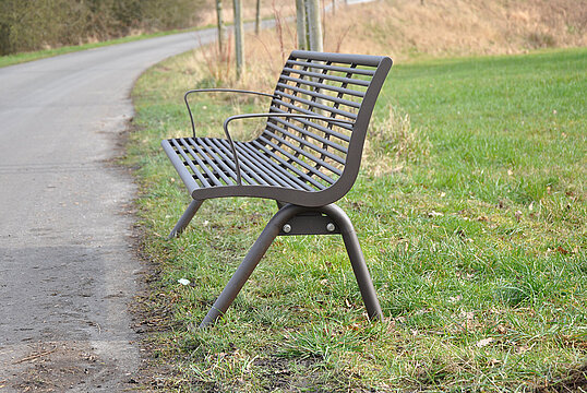 Seat Fanö with steel seat base