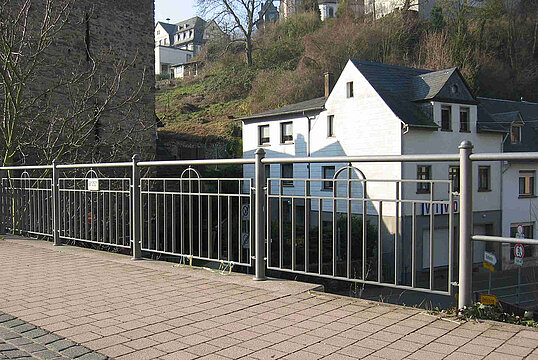 Guardrail with infill Bayern