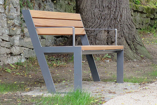 Sitzbank Legea mit Holzauflage