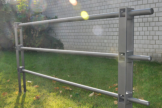 Knee rail Scape