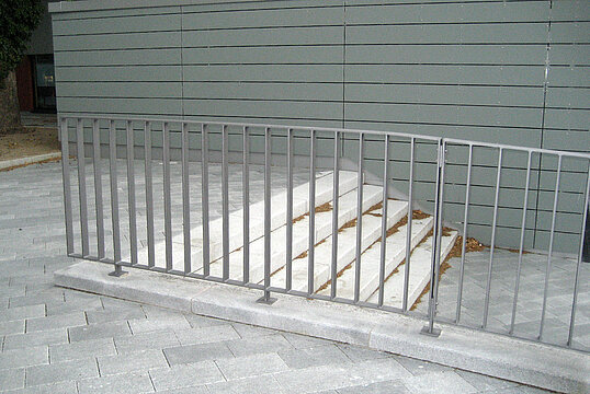 Guardrail with infill Mainz