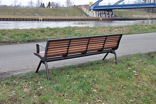 Sitzbank Fanö PAG mit Holzauflage