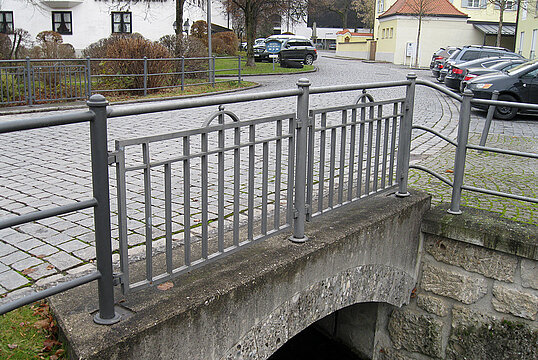 Guardrail with infill Bayern