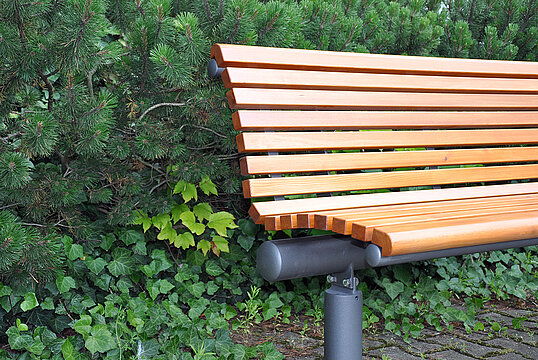 Sitzbank Essen mit Holzauflage