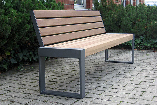 Sitzbank Cubo mit Holzauflage