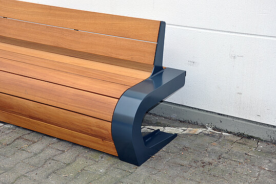 Sitzbank Beluga mit Holzauflage