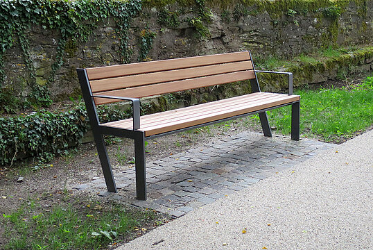 Sitzbank Legea mit Holzauflage