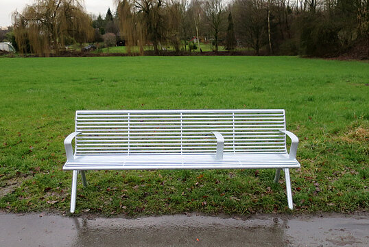 Seat Fanö with steel seat base